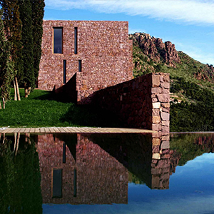 設(shè)計(jì)案例 | 西班牙巴倫西亞住宅 Ramon Esteve菱形沙發(fā)：Paz & Comedias