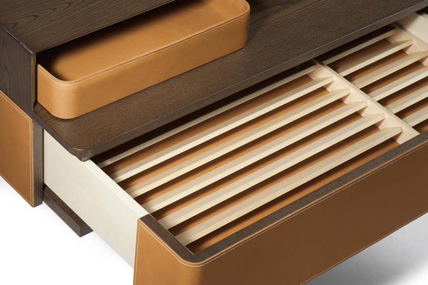 波爾托那?弗勞意大利 費(fèi)德里奧電視柜 不銹鋼電鍍實(shí)木皮藝軟包 品質(zhì)家具