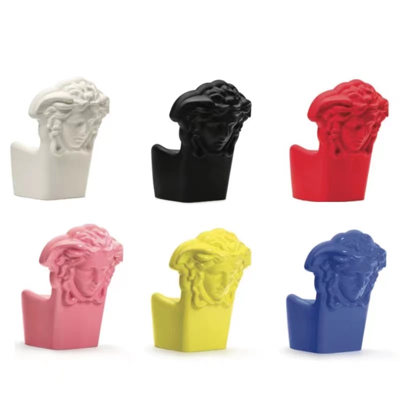 范思哲VERSACE意大利奢侈品 玻璃鋼鍍金色銀色彩色休閑椅躺椅  雕塑藝術(shù)工藝品 人頭像家具